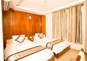 Ngoc Hong Hotel Нячанг 3*,